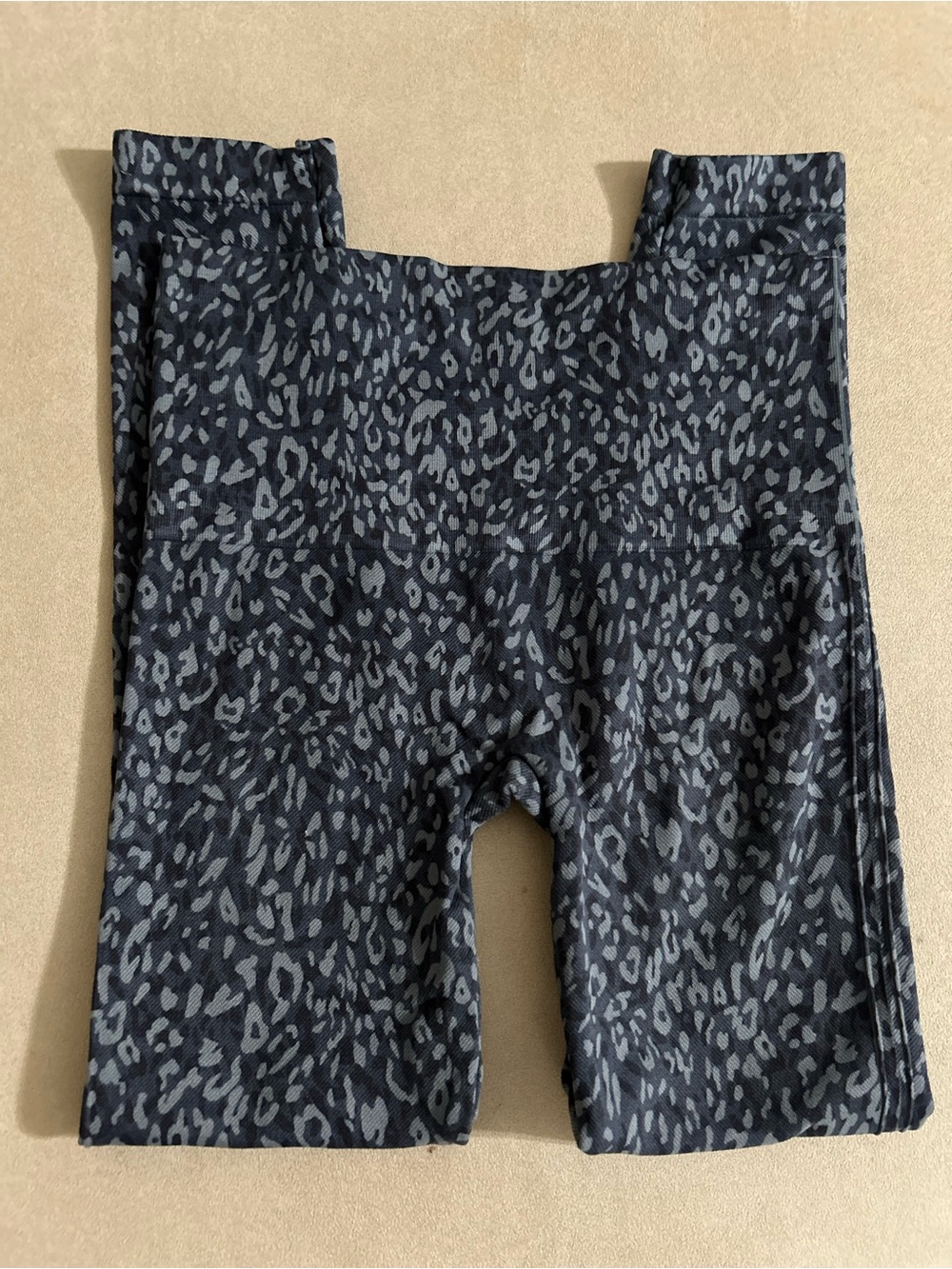 Spanx Look At Me Now Seamless Leopard Print Leggings Sz M EUC